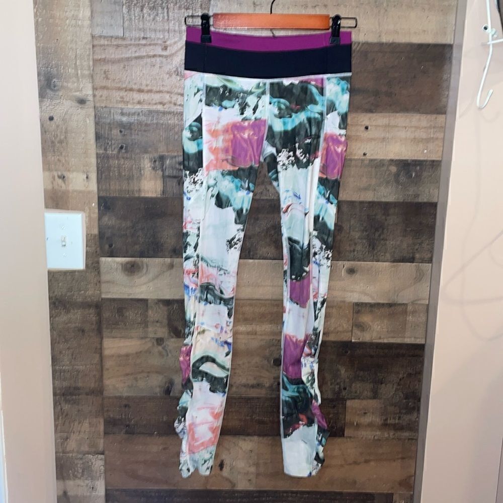 Lululemon Speed Tight III *All Full-On Pigment Wave Multi / Black / Regal Plum